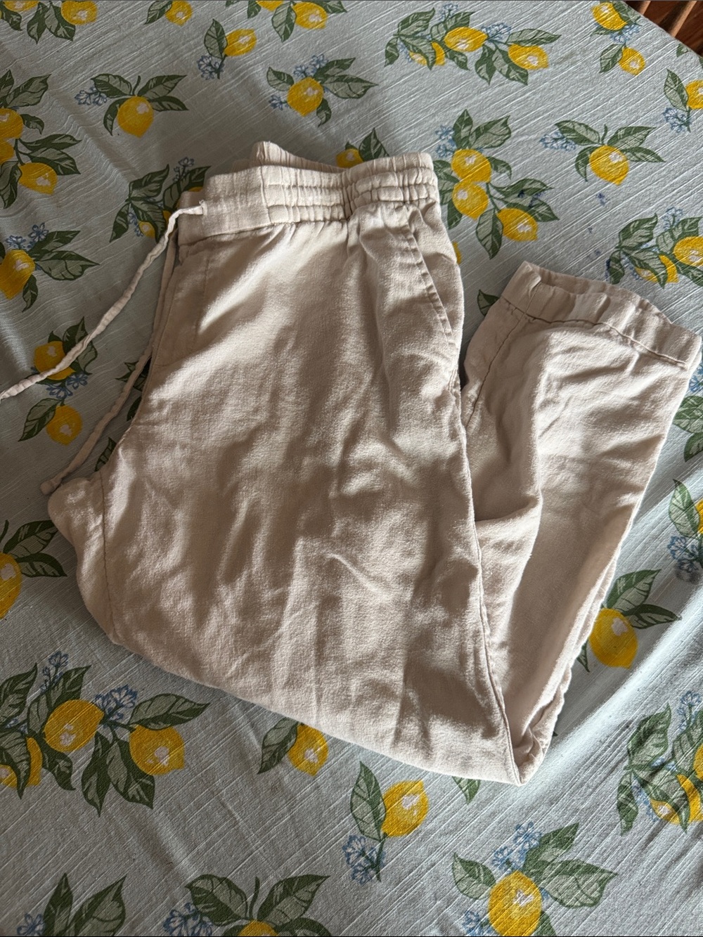 Old Navy Cream Drawstring Joggers